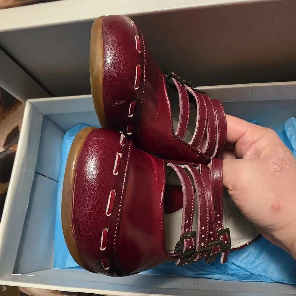 John Fluevog Operetta IlLEANA Red & Wine Comfortable Vintage Heels - Picture 8 of 9